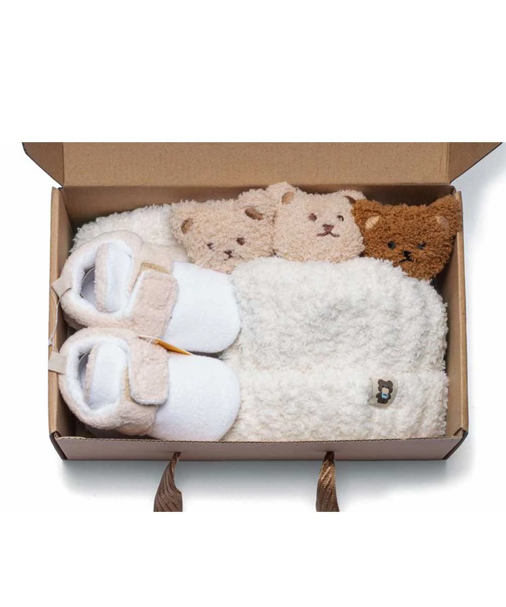 UGG Baby Gift Set 6 UGG Baby Gift Set - Image 6