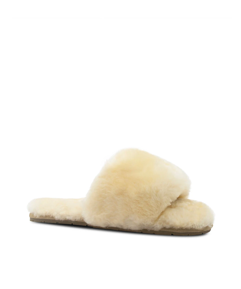 Women's UGG Fluffy Slipper 2 Women's UGG Fluffy Slipper - Image 2