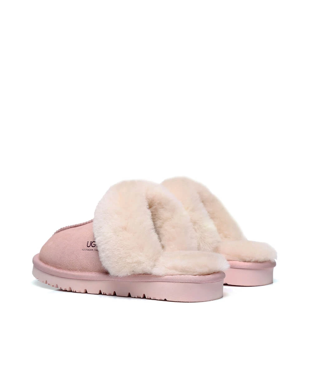 Women's UGG Fuzzy Slipper 9 Women's UGG Fuzzy Slipper - Image 9