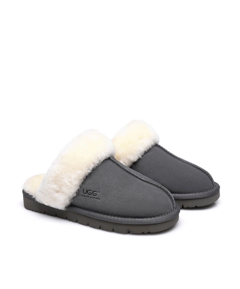 Women's UGG Fuzzy Slipper 3 Women's UGG Fuzzy Slipper - Image 3